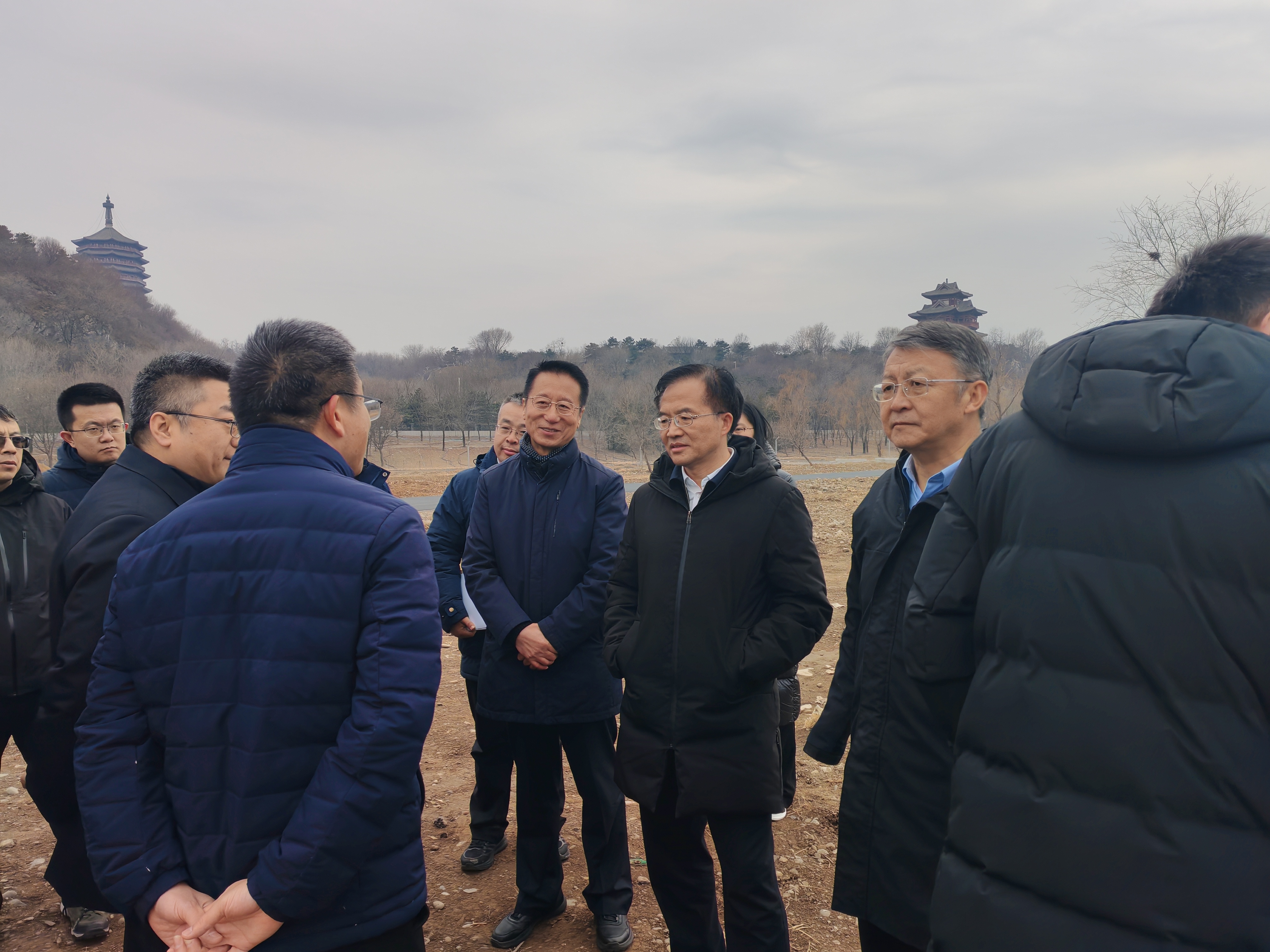 水投集团领导陪同文献副市长调研 永定河“两园一河”重点工作